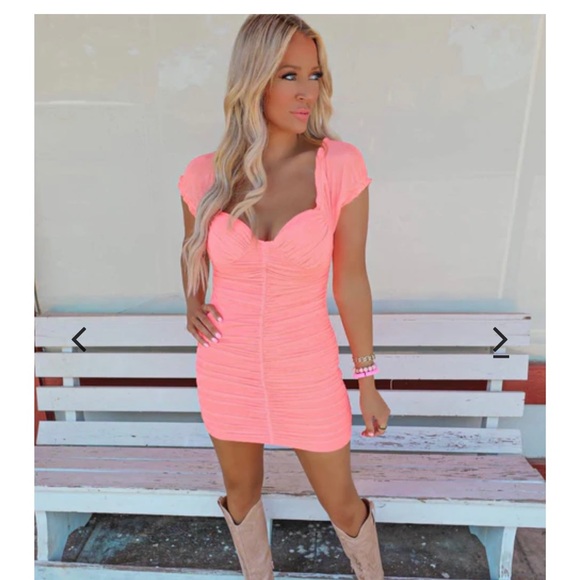 Carlie Coral Ruched Bodycon Mini Dress, NWT - Picture 5 of 6